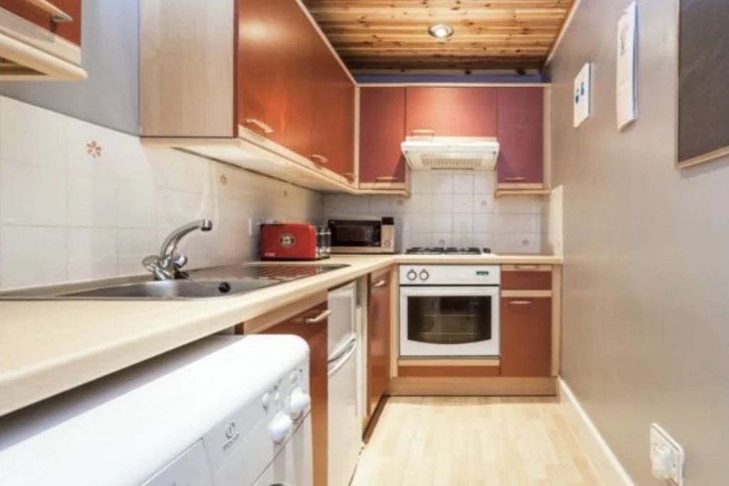 Property photo 2 of 9