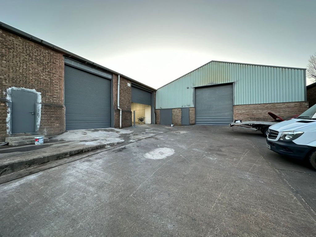 Property photo 1 of 5