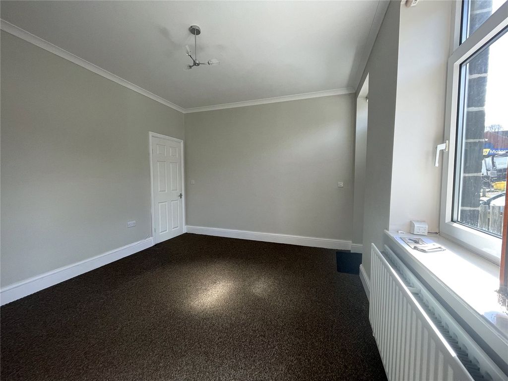 Property photo 2 of 19 Picture No. 11