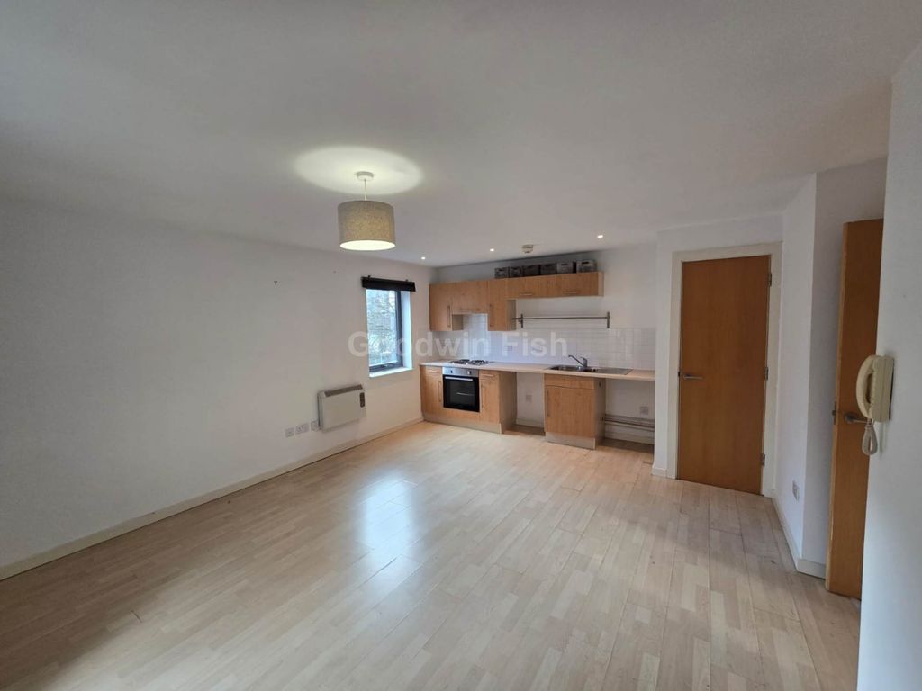 Property photo 2 of 9