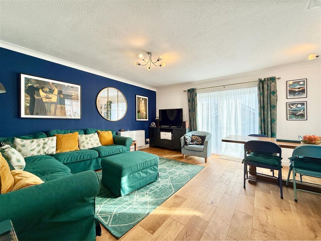 Property photo 3 of 17 Living Room.Jpg