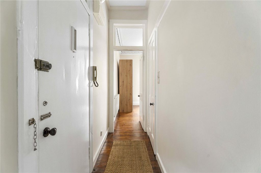Property photo 2 of 23 10/1 Livingstone Pl