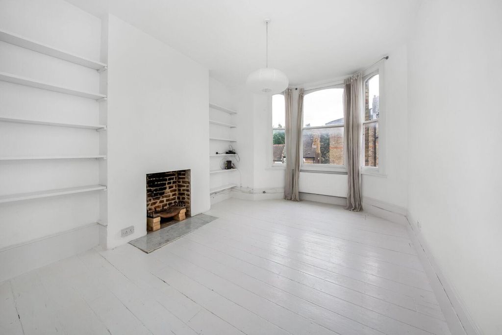 Property photo 2 of 6