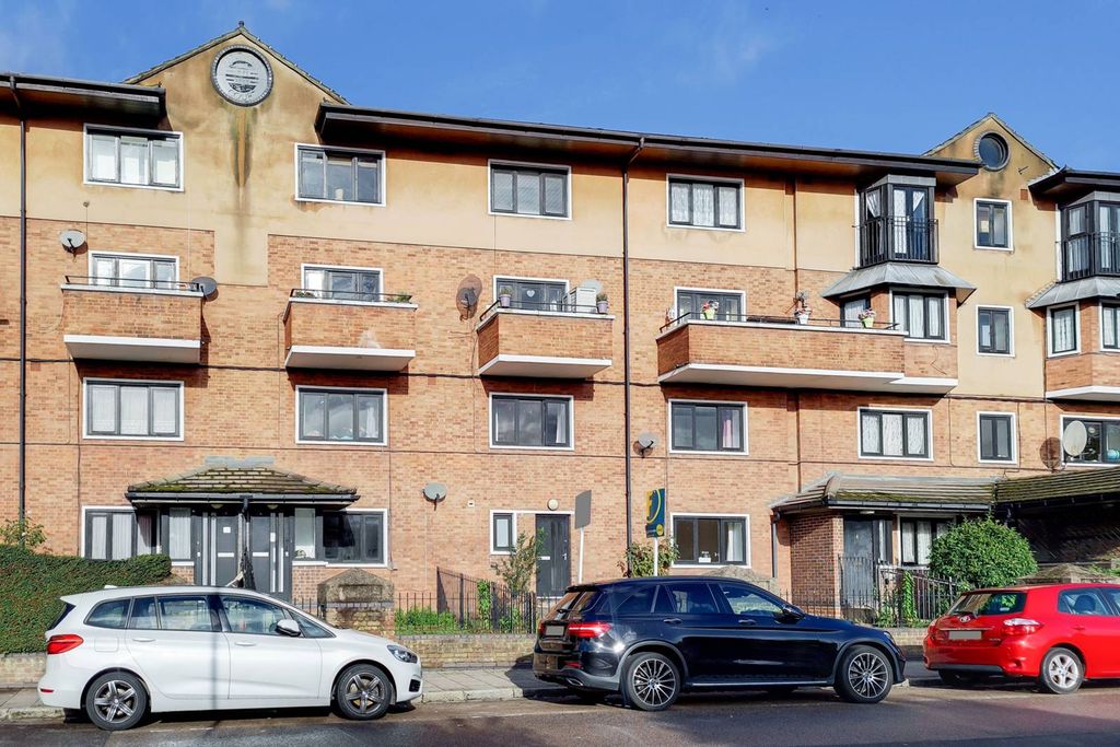 Property photo 1 of 21