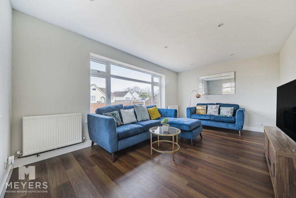 Property photo 3 of 22