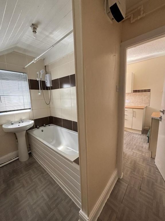 Property photo 3 of 7 Kit - Bath.Jpg