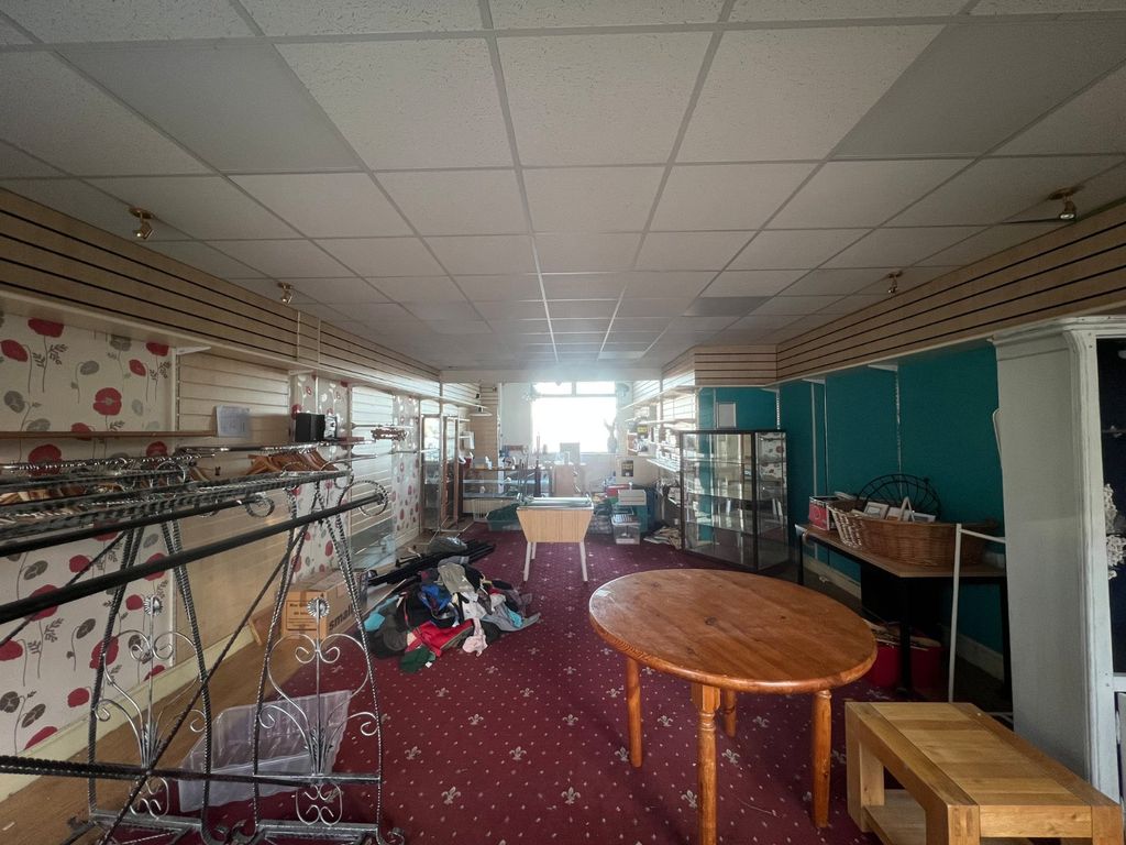 Property photo 3 of 5 Picture No. 02