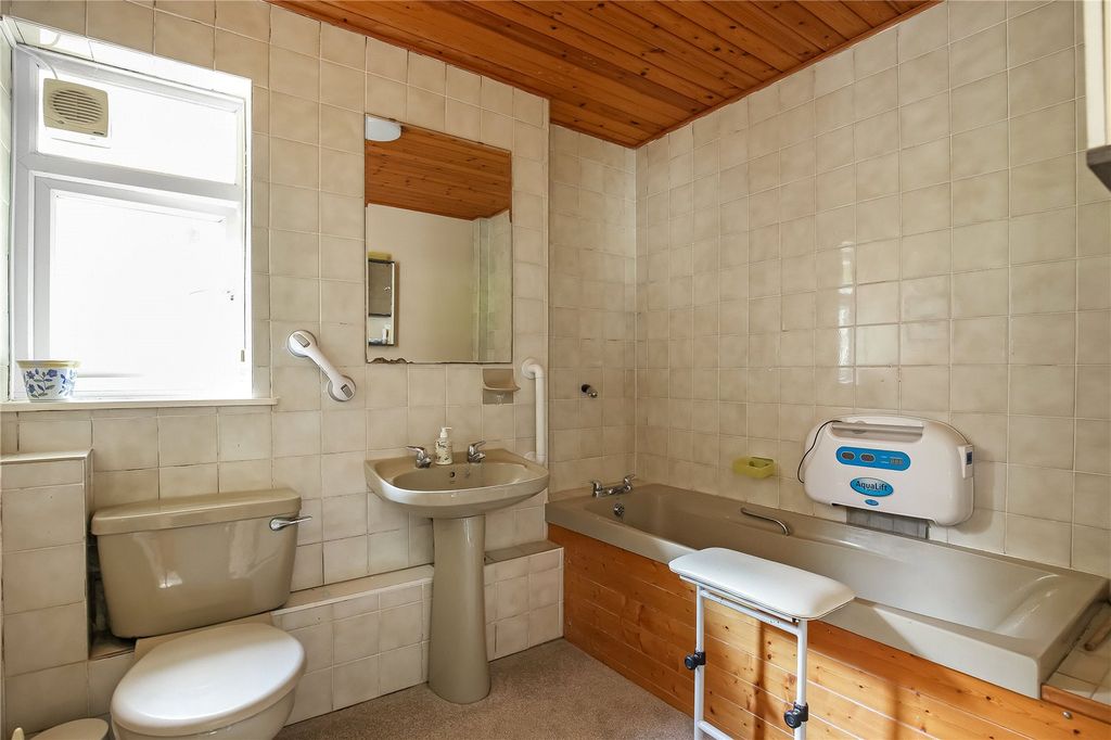 Additional image 13 of 4 bed bungalow for saleSaunders Lane, Awbridge, Romsey, Hampshire SO51