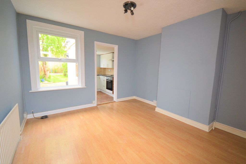 Property photo 3 of 10 Dining Room