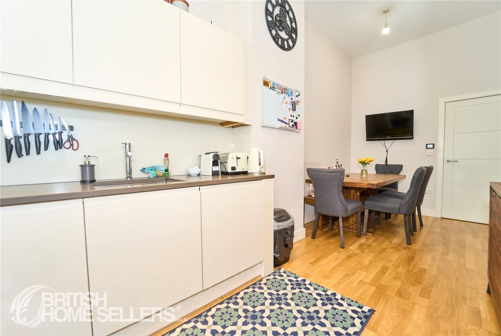 Property photo 3 of 14 Picture No. 20