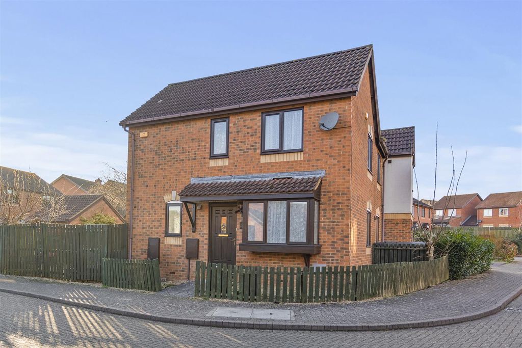 Property photo 1 of 17 49Brafordgardensweb02.Jpg