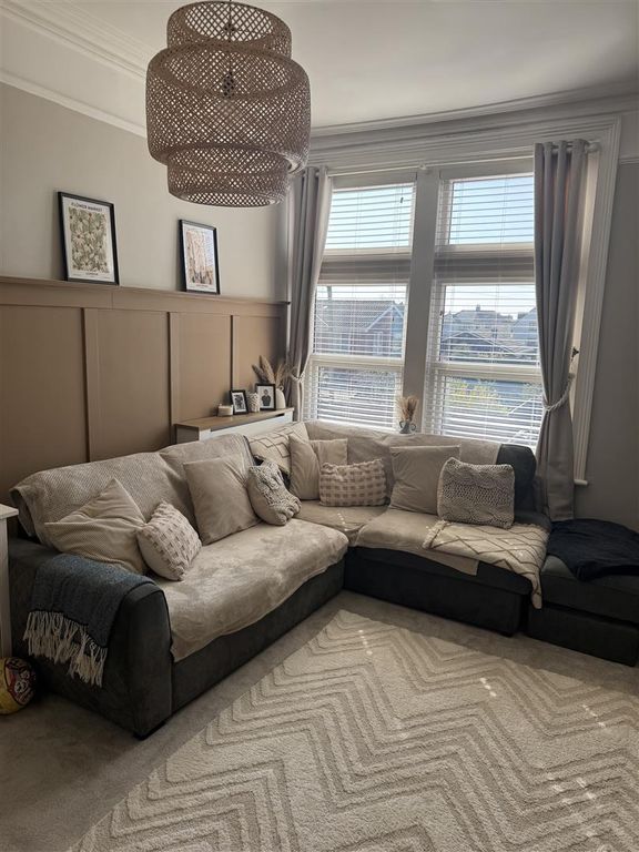 Property photo 2 of 39