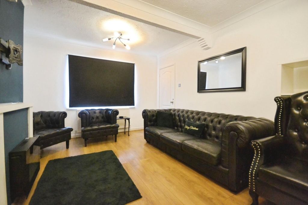 Property photo 3 of 13 F195Fdd6-Dsc_0003.Jpg