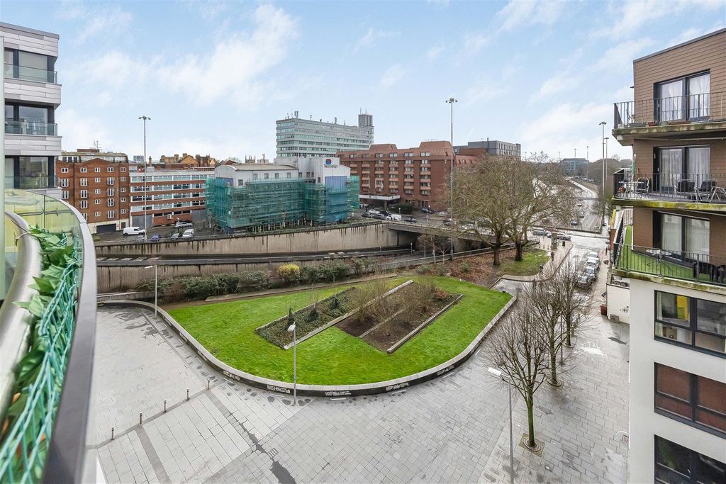 Property photo 3 of 19