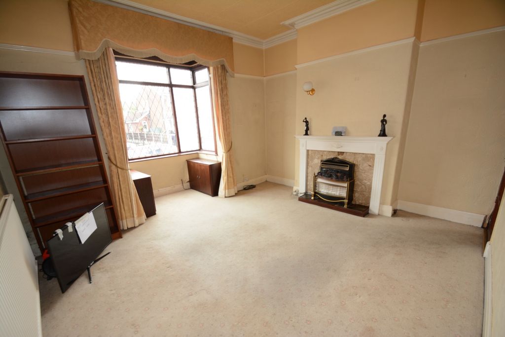 Property photo 2 of 11 Lounge