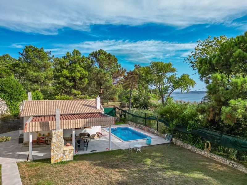 Property photo 2 of 26