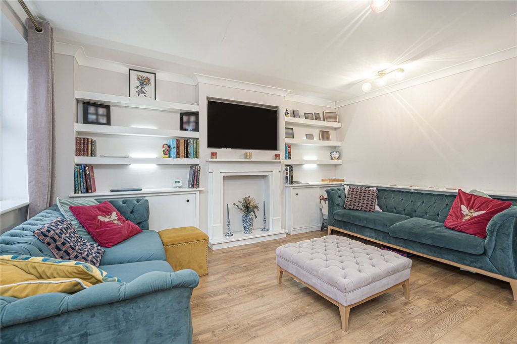 Property photo 2 of 15 Picture No. 23