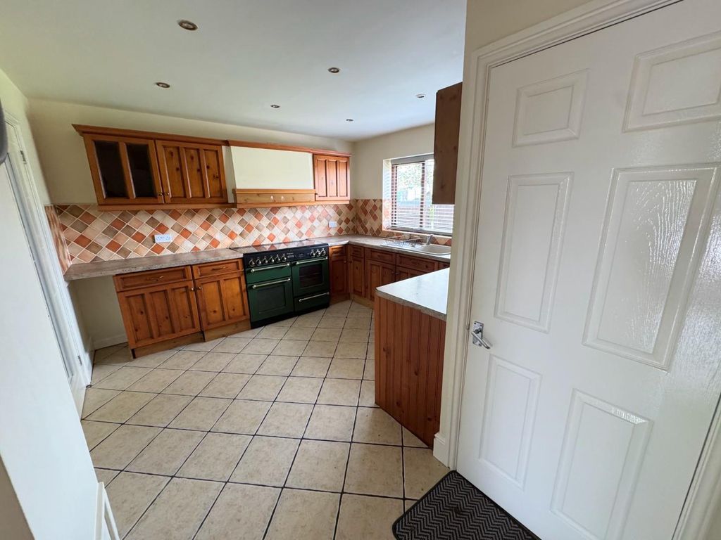 Property photo 2 of 13 Kitchen