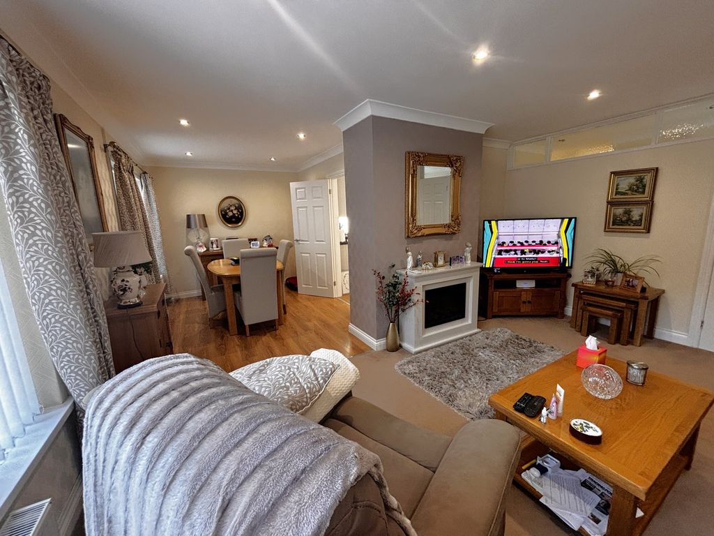 Property photo 3 of 21