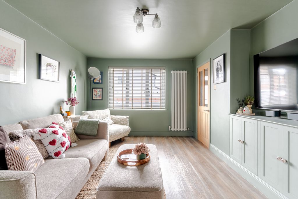 Property photo 1 of 16 A7408958-Hdr-15