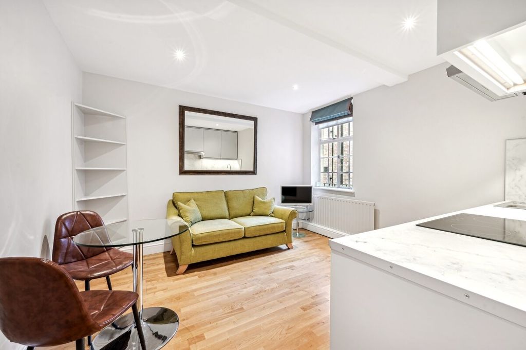 Property photo 1 of 10 Britten House (4)