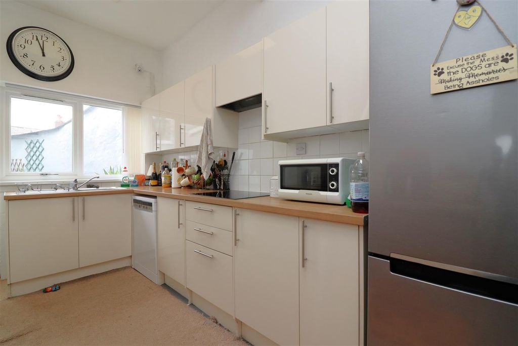 Property photo 2 of 23 Kitchen