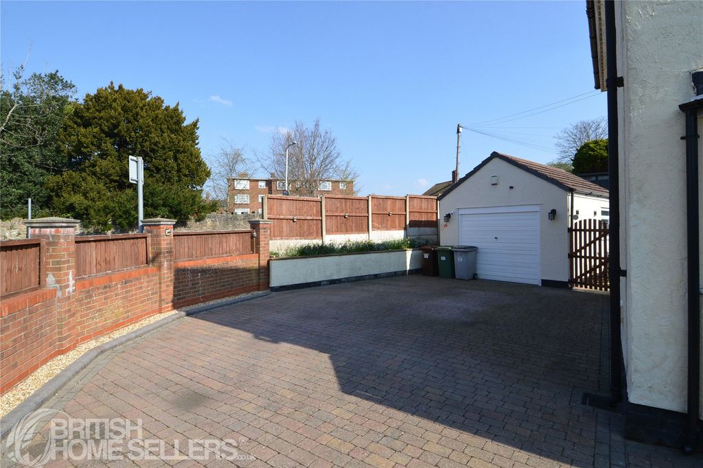 Property photo 3 of 23 Picture No. 07