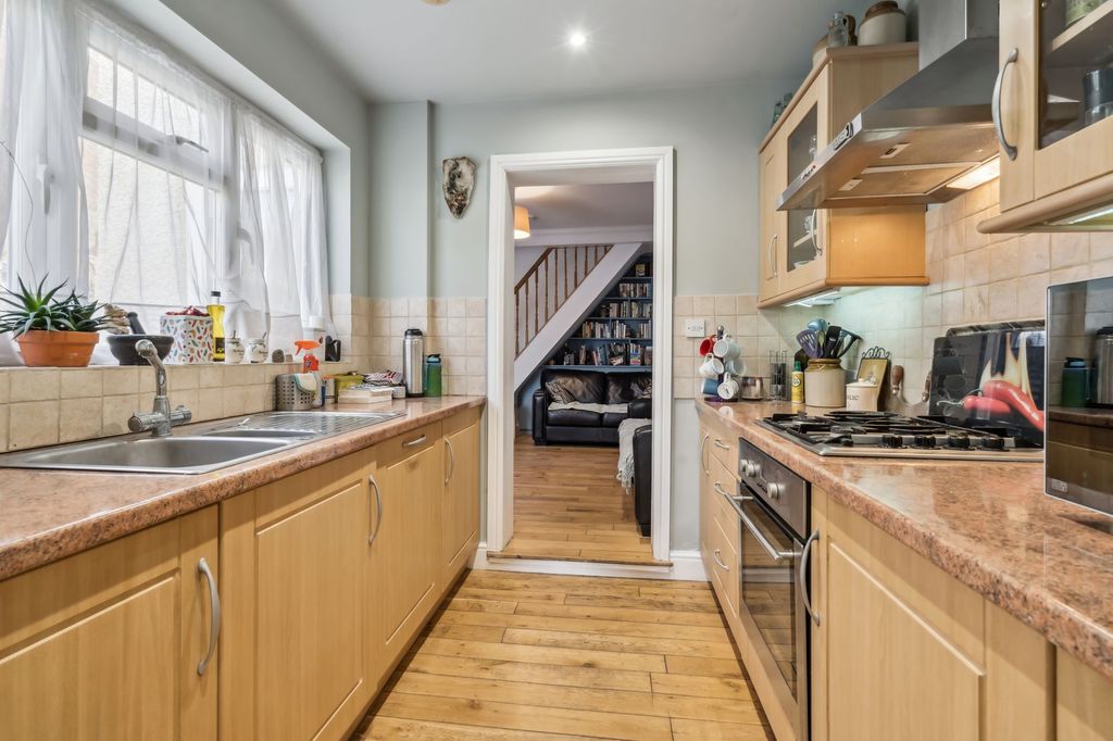 Property photo 2 of 12 Kitchen