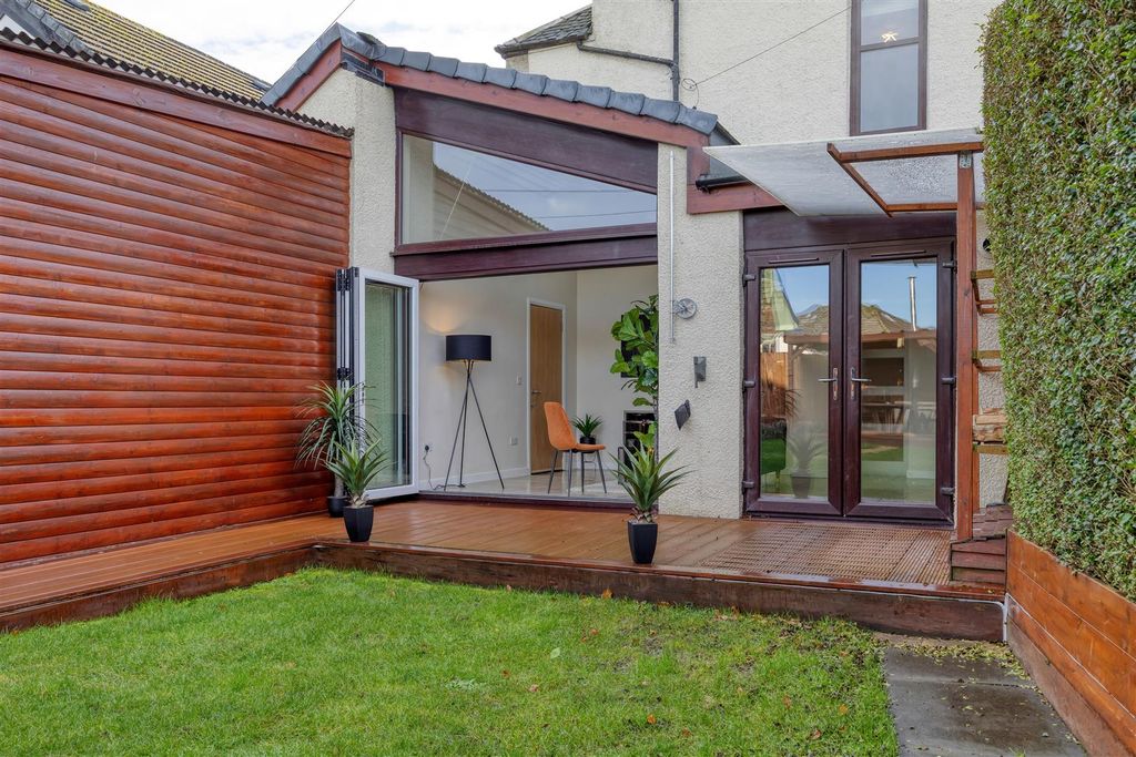 Property photo 2 of 55 15_Cardowan_Drive_Stepps_042.Jpeg