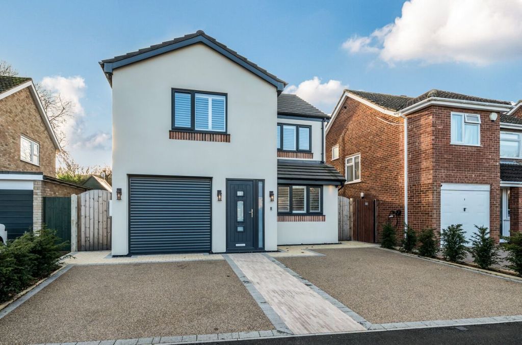 Property photo 1 of 28