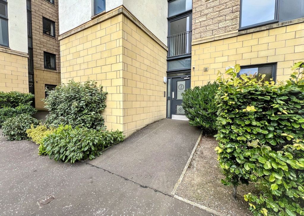 Property photo 2 of 24