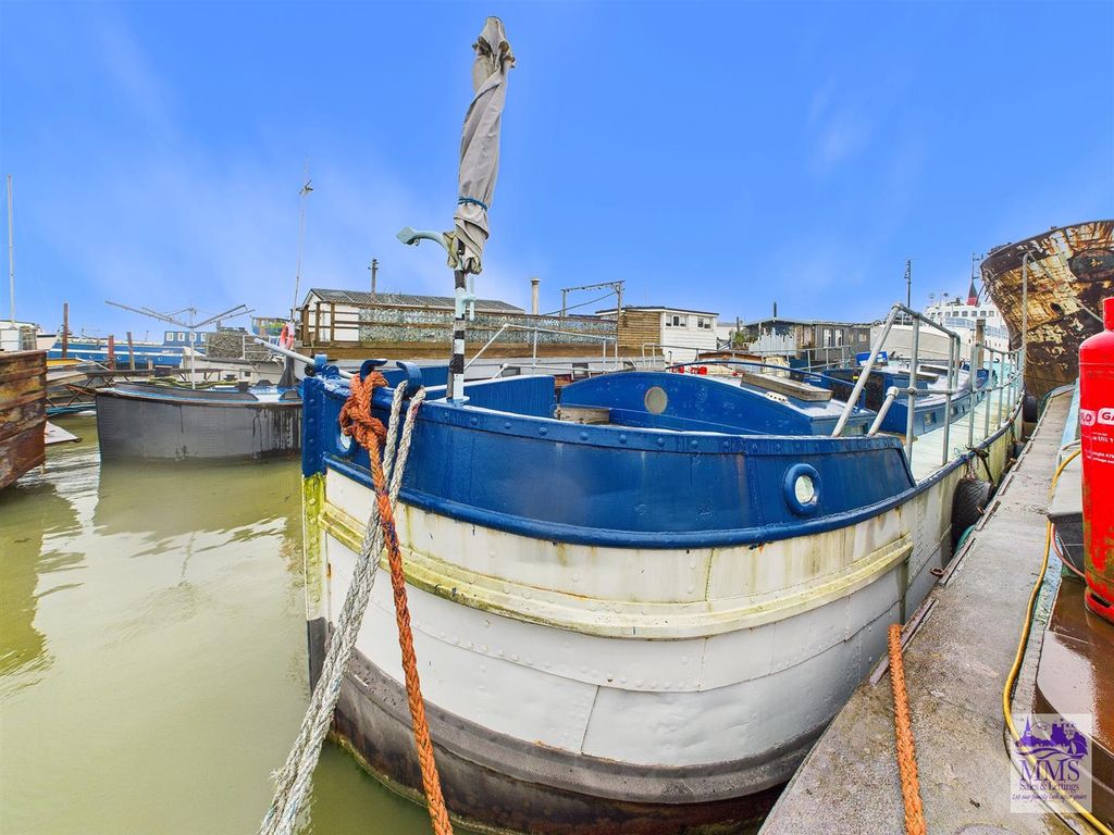 Property photo 1 of 15 Cam04098G0-Pr0155-Still018.Jpg