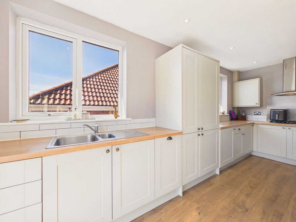 Property photo 3 of 15 Kitchen