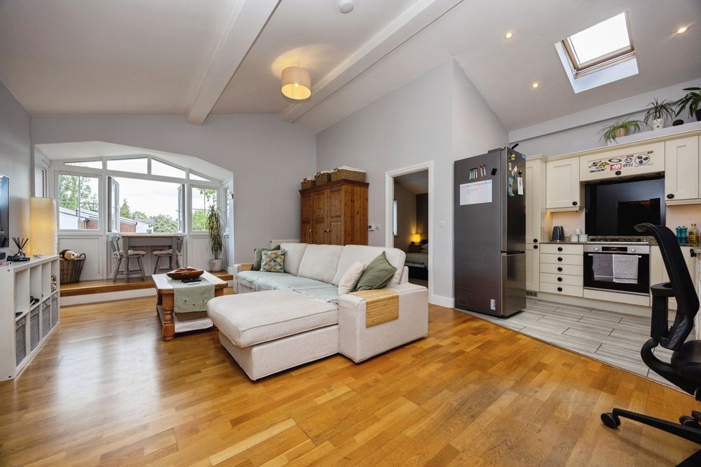 Property photo 1 of 17 Pbox-Img.Jpg