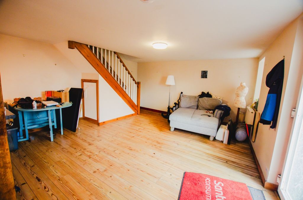 Property photo 3 of 8 The Granary Bodmin 01208 74182-5