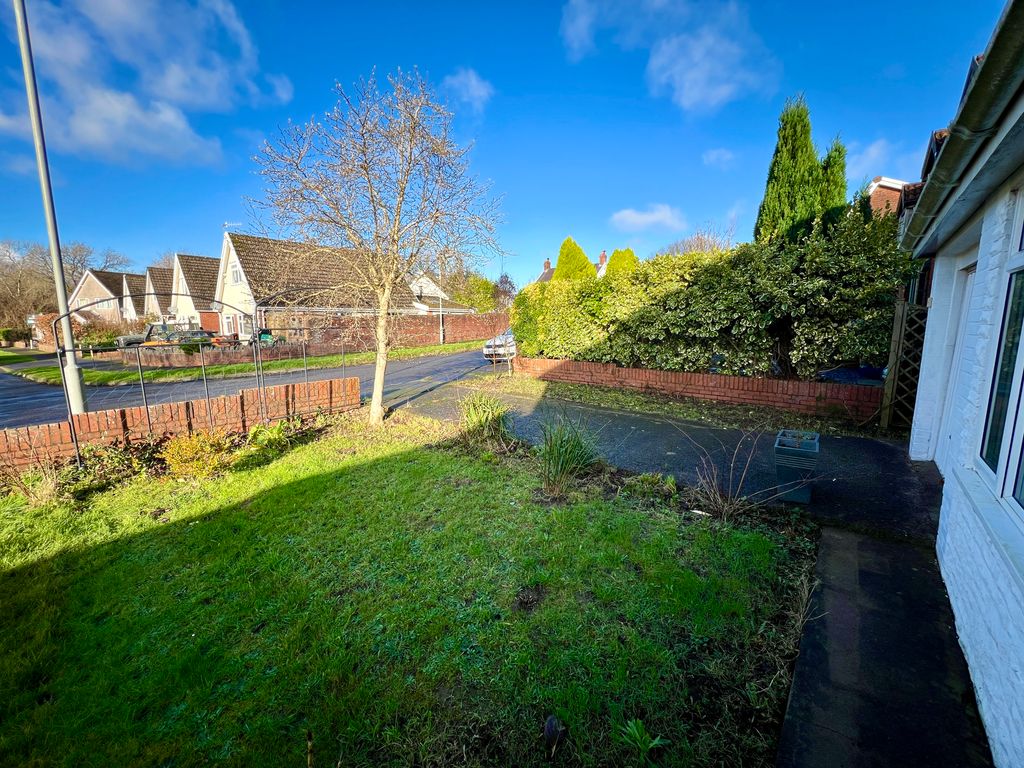 Property photo 2 of 28