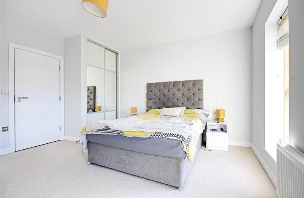 Property photo 3 of 17 Bedroom