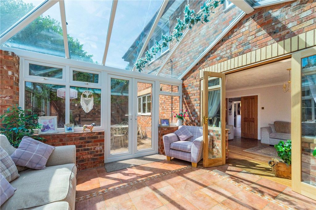 Property photo 3 of 32 Picture No. 30