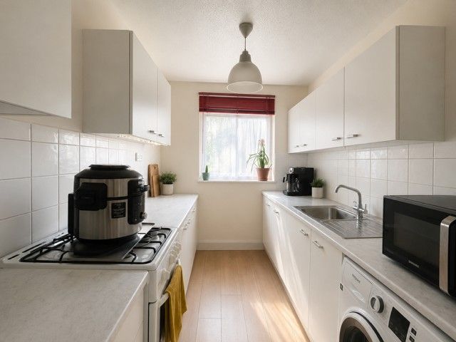 Property photo 2 of 8 Kitchen