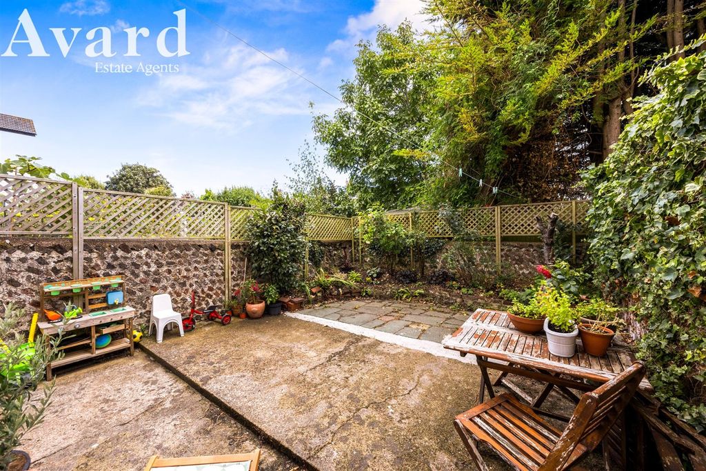 Property photo 1 of 21 Grantham Road, 8A(21)_015.Jpg