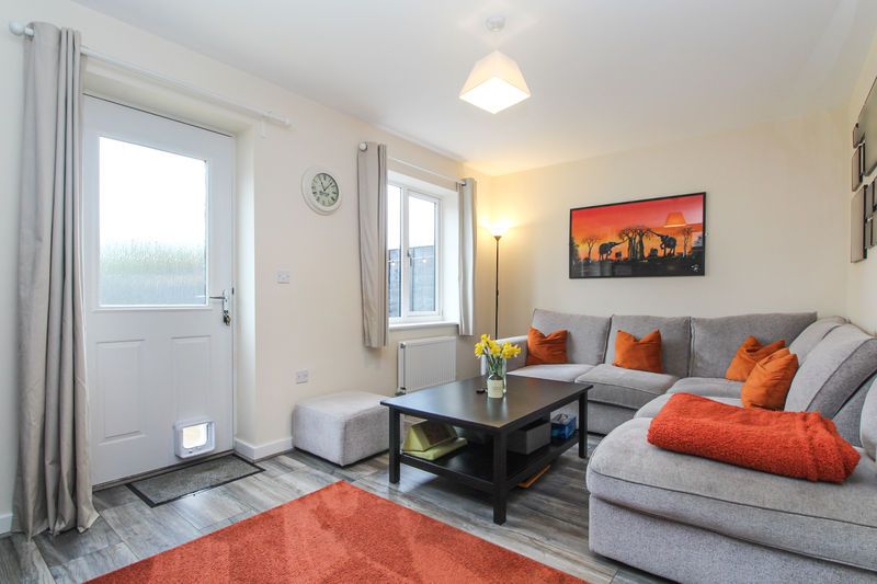 Property photo 3 of 21 Lounge