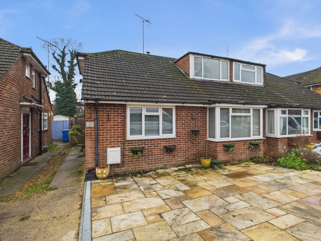 Property photo 3 of 12 Front