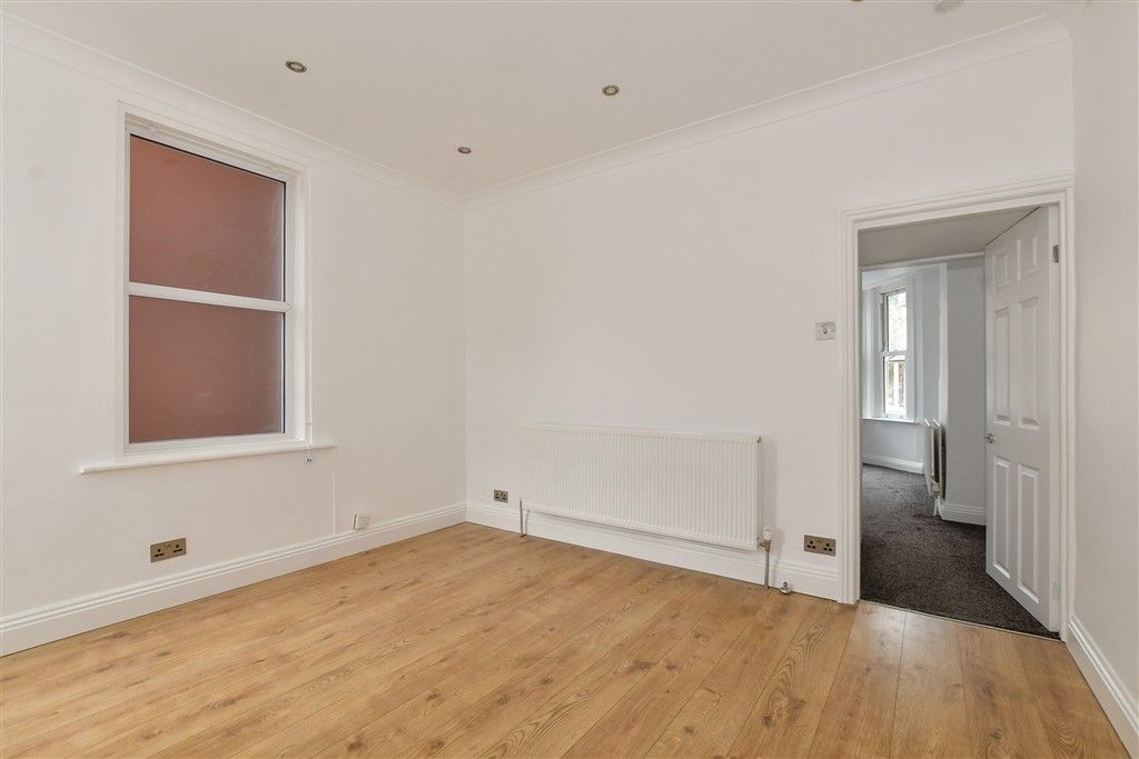 Property photo 2 of 14 Lounge