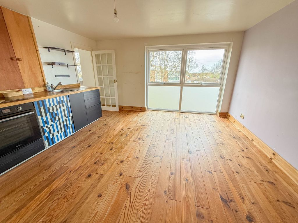 Property photo 3 of 6