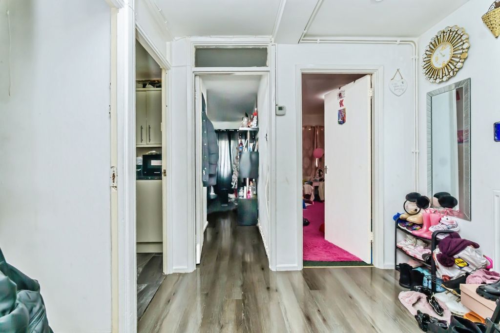 Property photo 2 of 12 Pbox-Img.Jpg