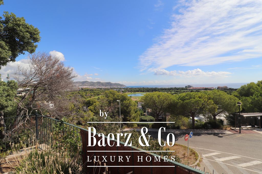 Property photo 2 of 108