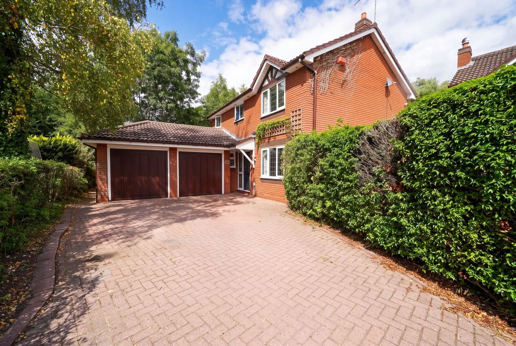 Property photo 1 of 31