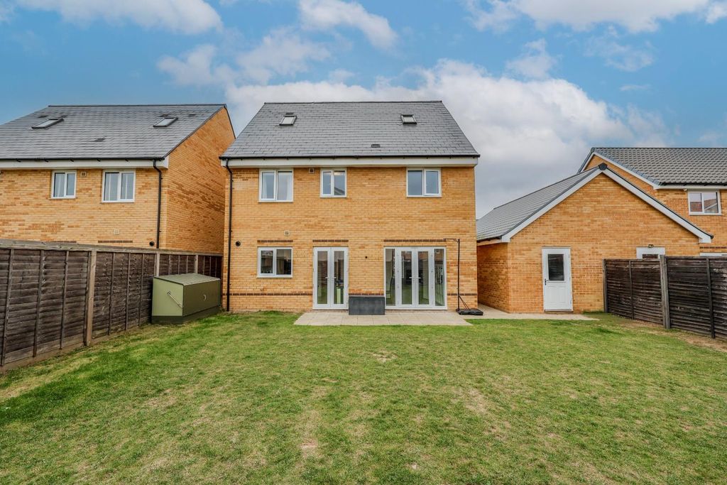 Property photo 3 of 23