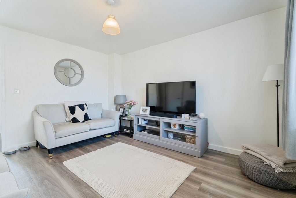 Property photo 3 of 20 Pbox-Img.Jpg