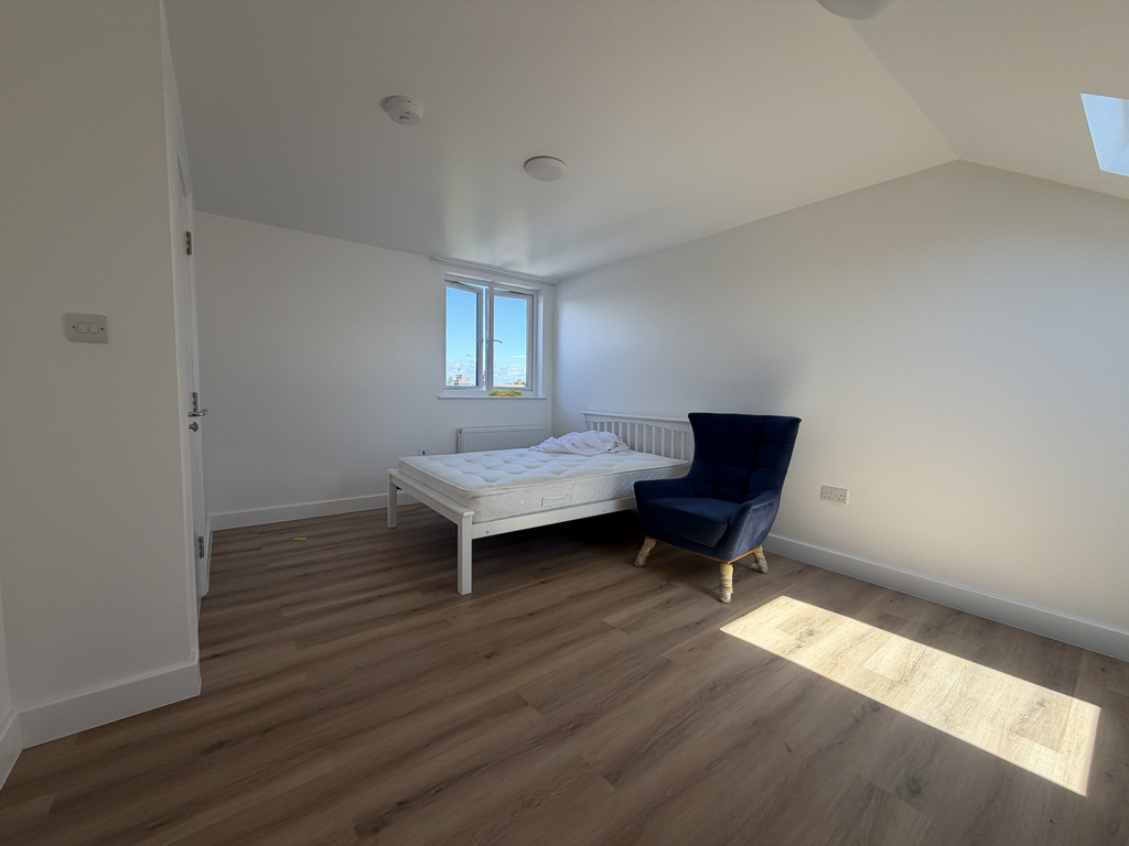 Property photo 1 of 8 A Beautiful And Spacious En Suite Room